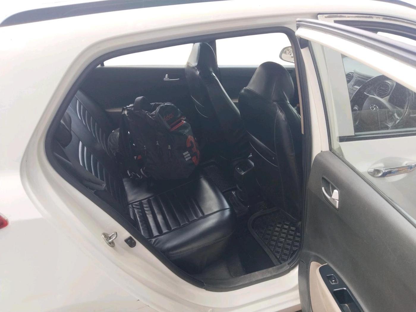 2015 Hyundai Grand i10 ASTA 1.1 CRDI, Diesel, Manual, 83,191 km, interior