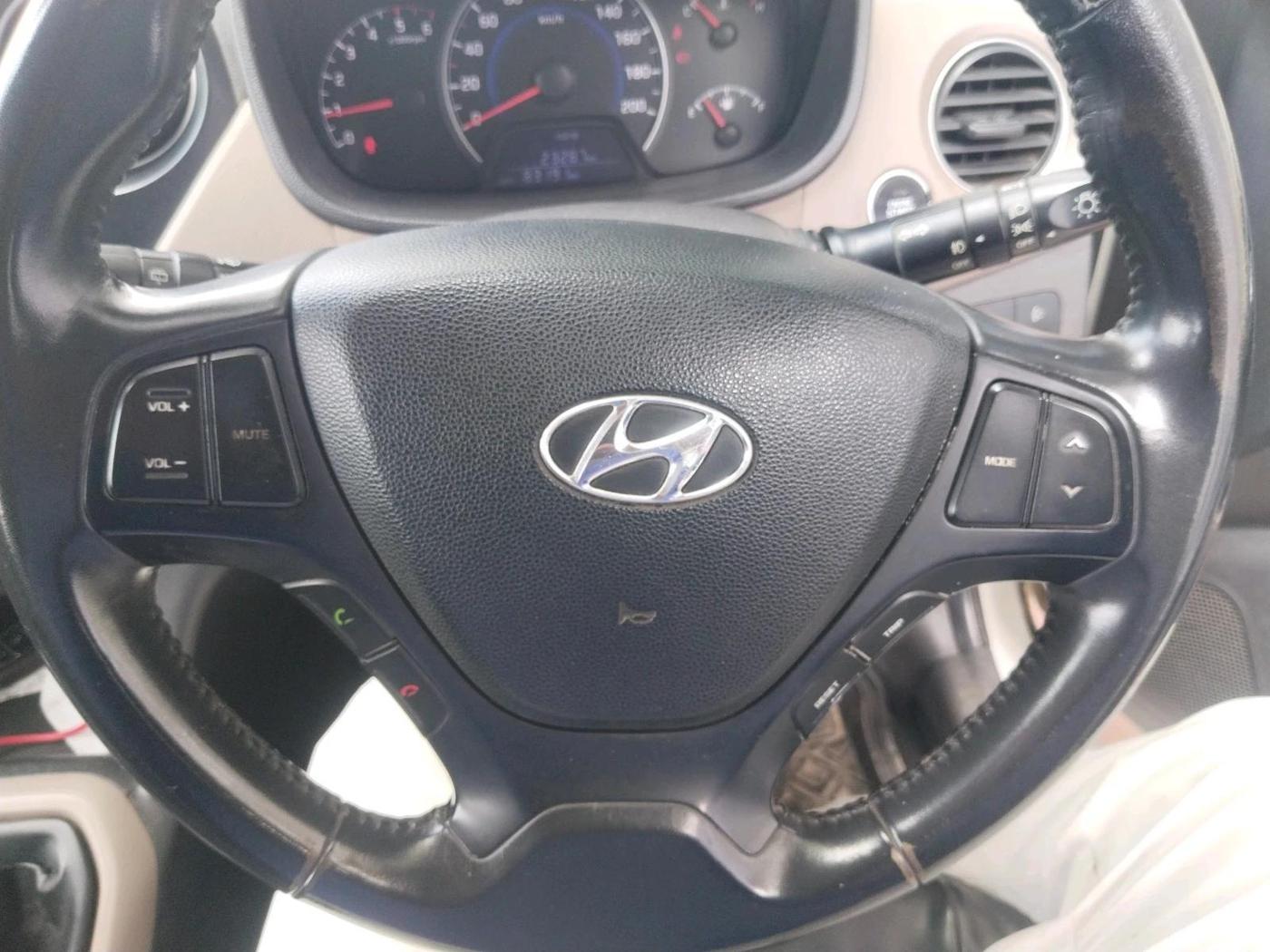 2015 Hyundai Grand i10 ASTA 1.1 CRDI, Diesel, Manual, 83,191 km, interior