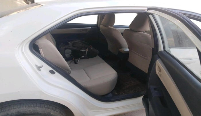 2015 Toyota Corolla Altis JS PETROL, Petrol, Manual, 1,25,562 km, interior