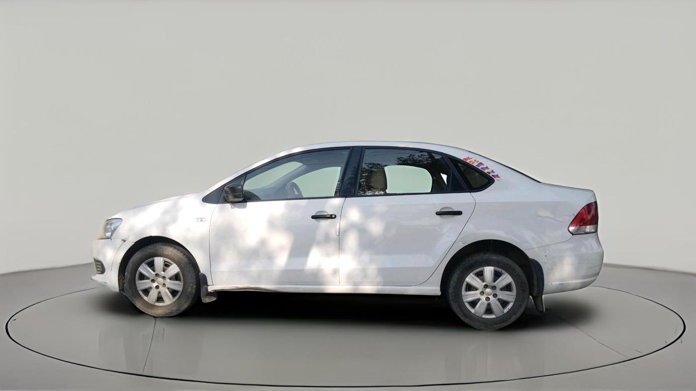 2011 Volkswagen Vento TRENDLINE 1.6, Petrol, Manual, 31,920 km, exterior