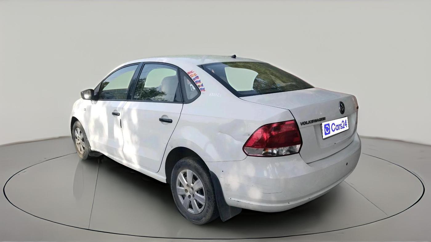 2011 Volkswagen Vento TRENDLINE 1.6, Petrol, Manual, 31,920 km, exterior