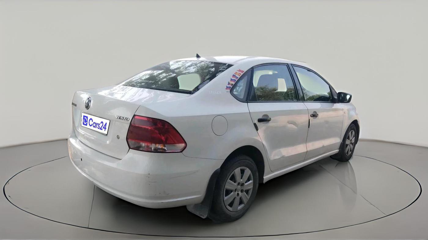 2011 Volkswagen Vento TRENDLINE 1.6, Petrol, Manual, 31,920 km, exterior