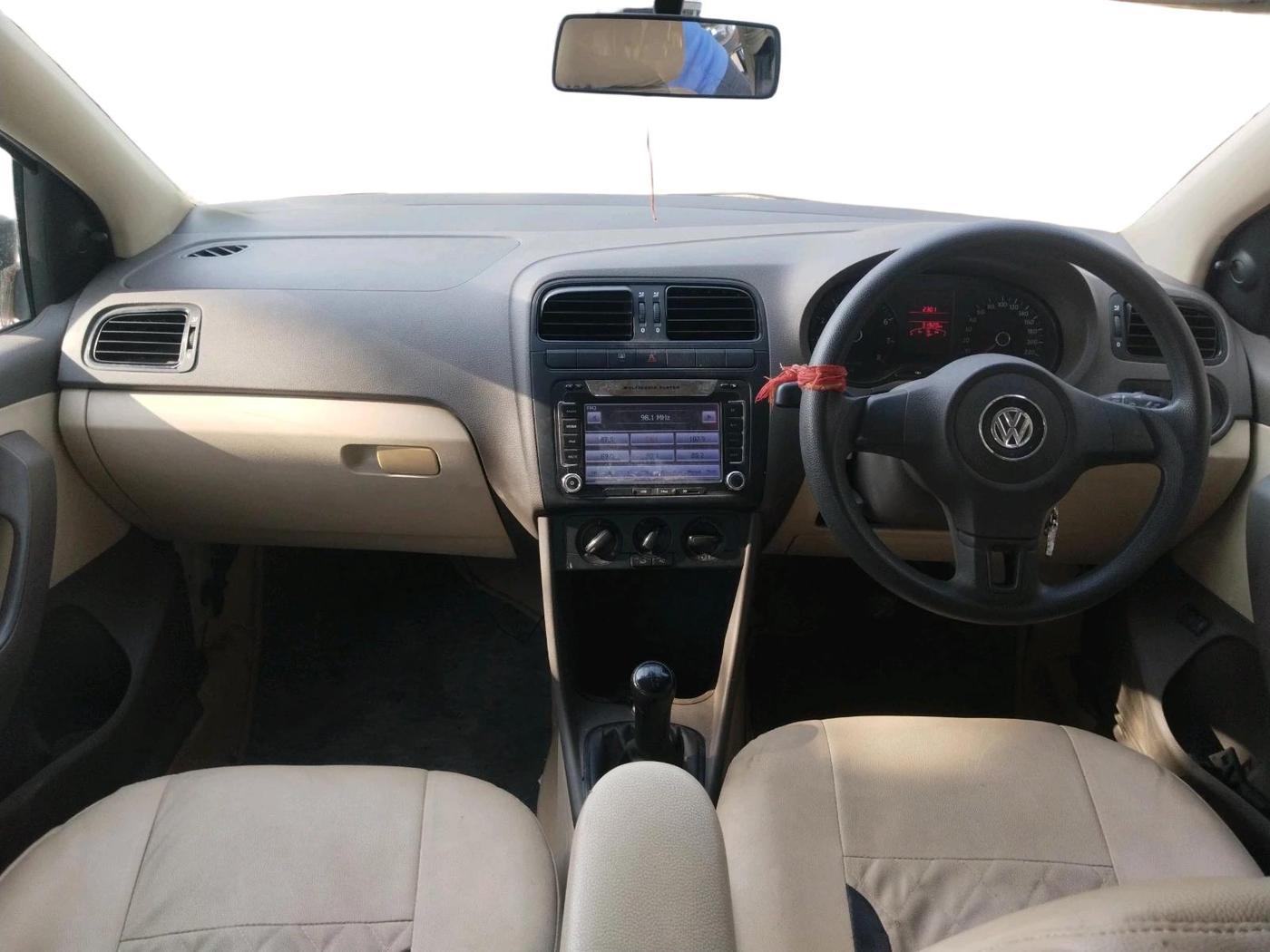 2011 Volkswagen Vento TRENDLINE 1.6, Petrol, Manual, 31,920 km, interior