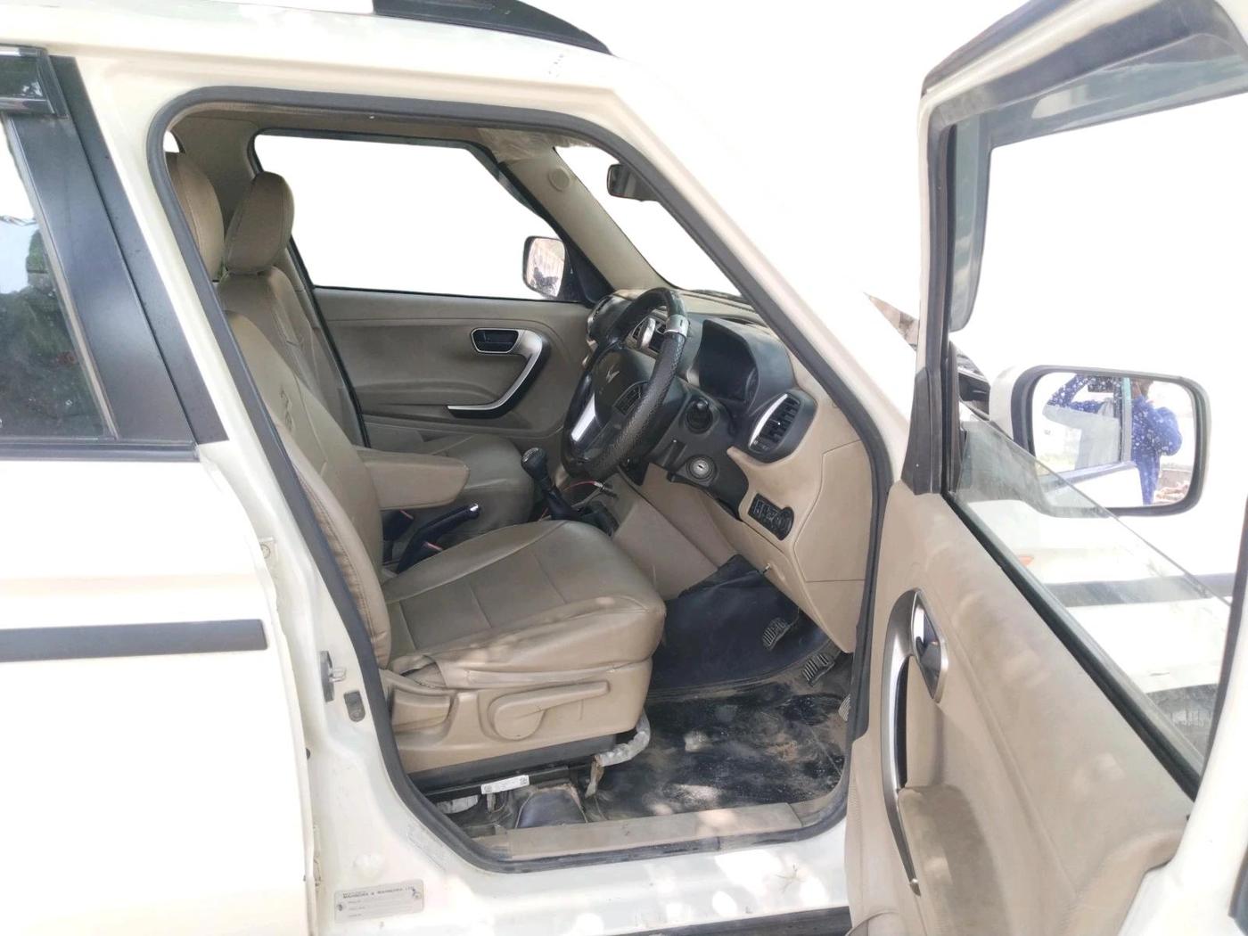 2023 Mahindra BOLERO NEO N10 R, Diesel, Manual, 48,516 km, interior