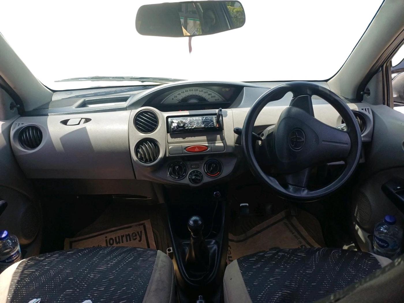2011 Toyota Etios G, CNG, Manual, 2,70,772 km, interior