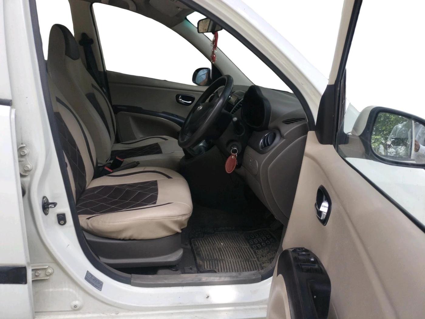 2011 Hyundai i10 MAGNA 1.2, Petrol, Manual, 88,336 km, interior