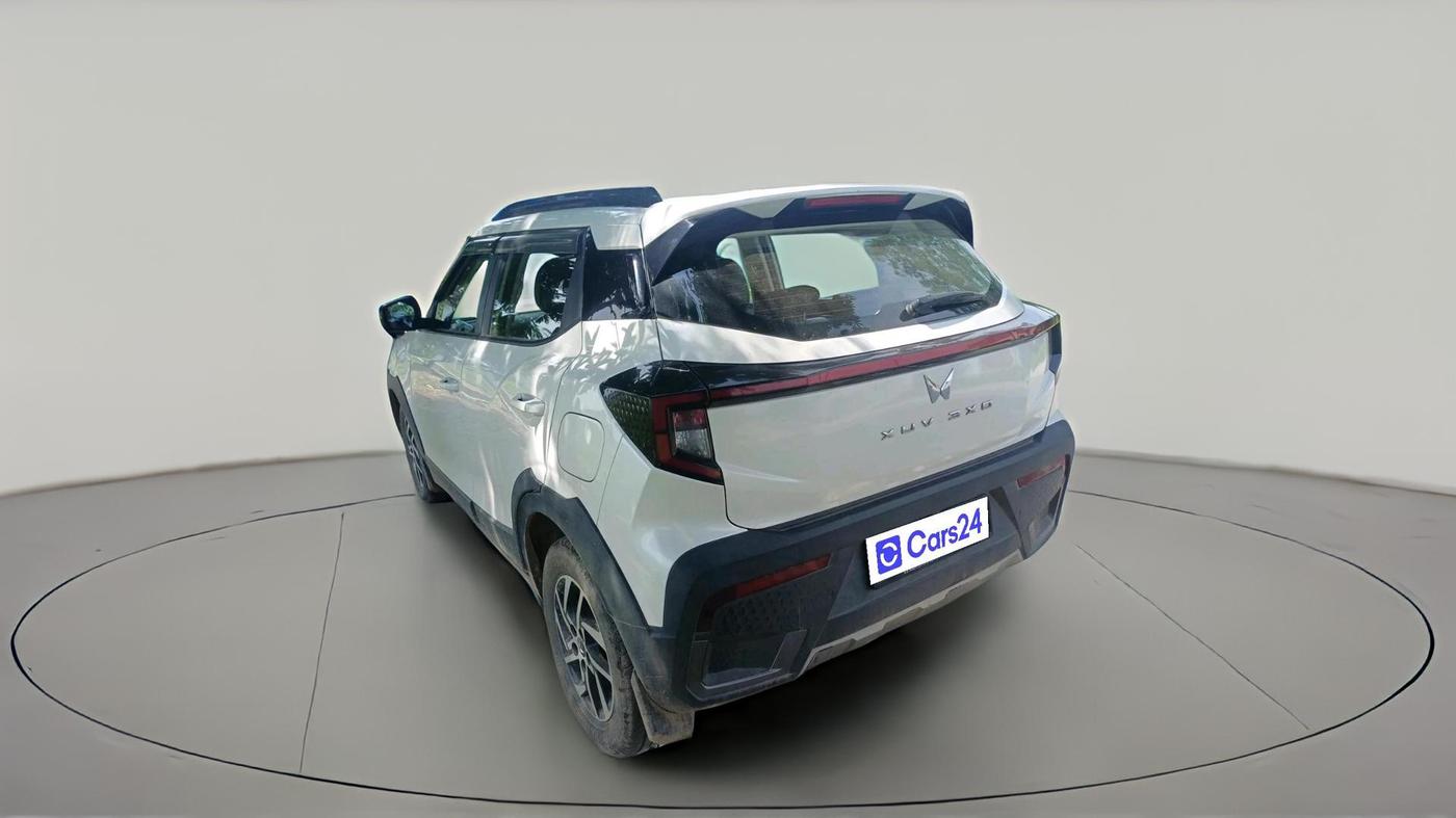 2024 Mahindra XUV 3XO AX5 1.5 Turbo Diesel, Diesel, Manual, 27,424 km, exterior