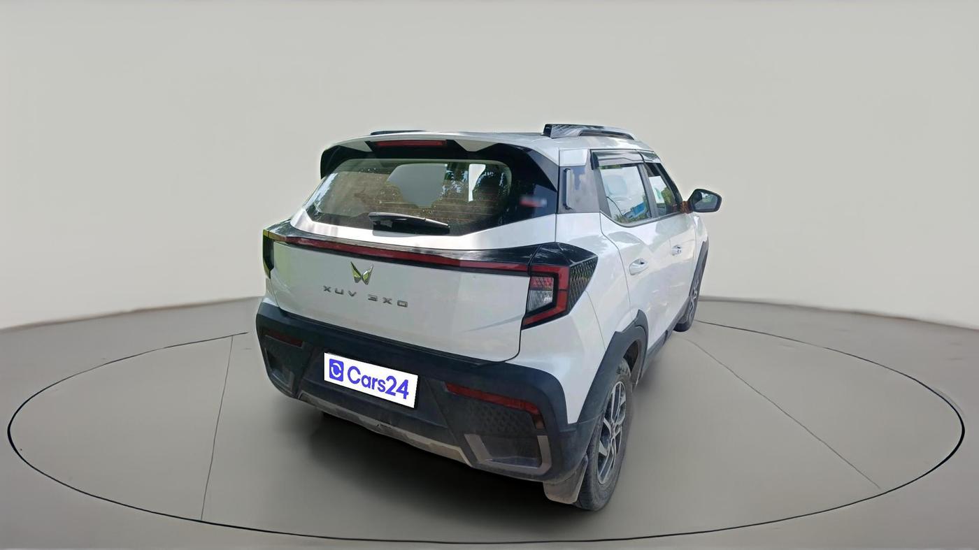 2024 Mahindra XUV 3XO AX5 1.5 Turbo Diesel, Diesel, Manual, 27,424 km, exterior