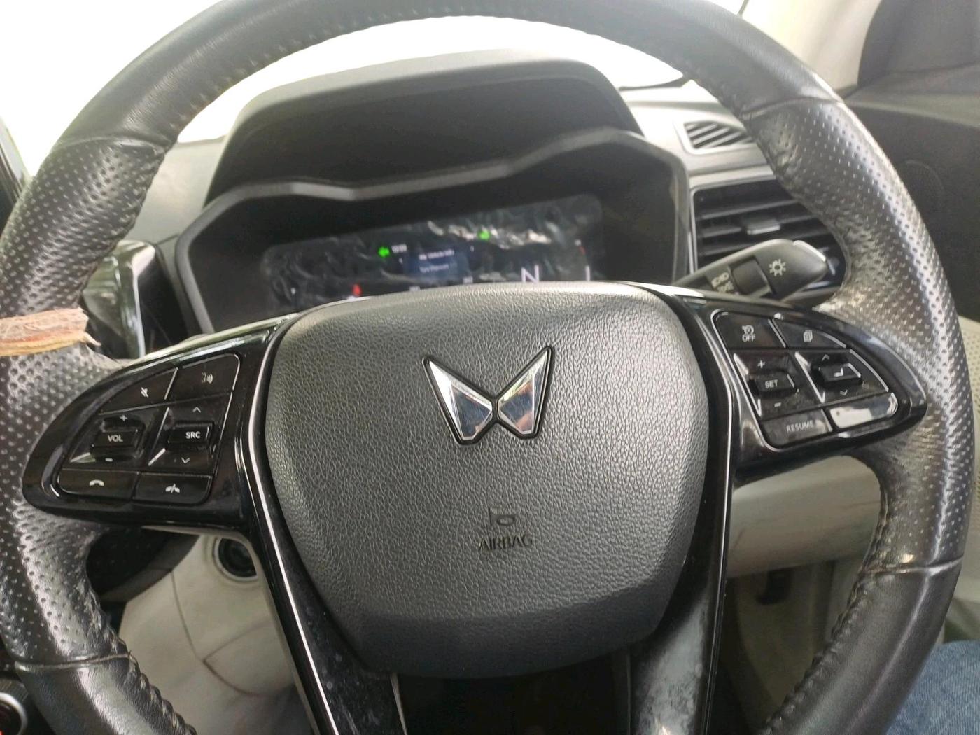 2024 Mahindra XUV 3XO AX5 1.5 Turbo Diesel, Diesel, Manual, 27,424 km, interior