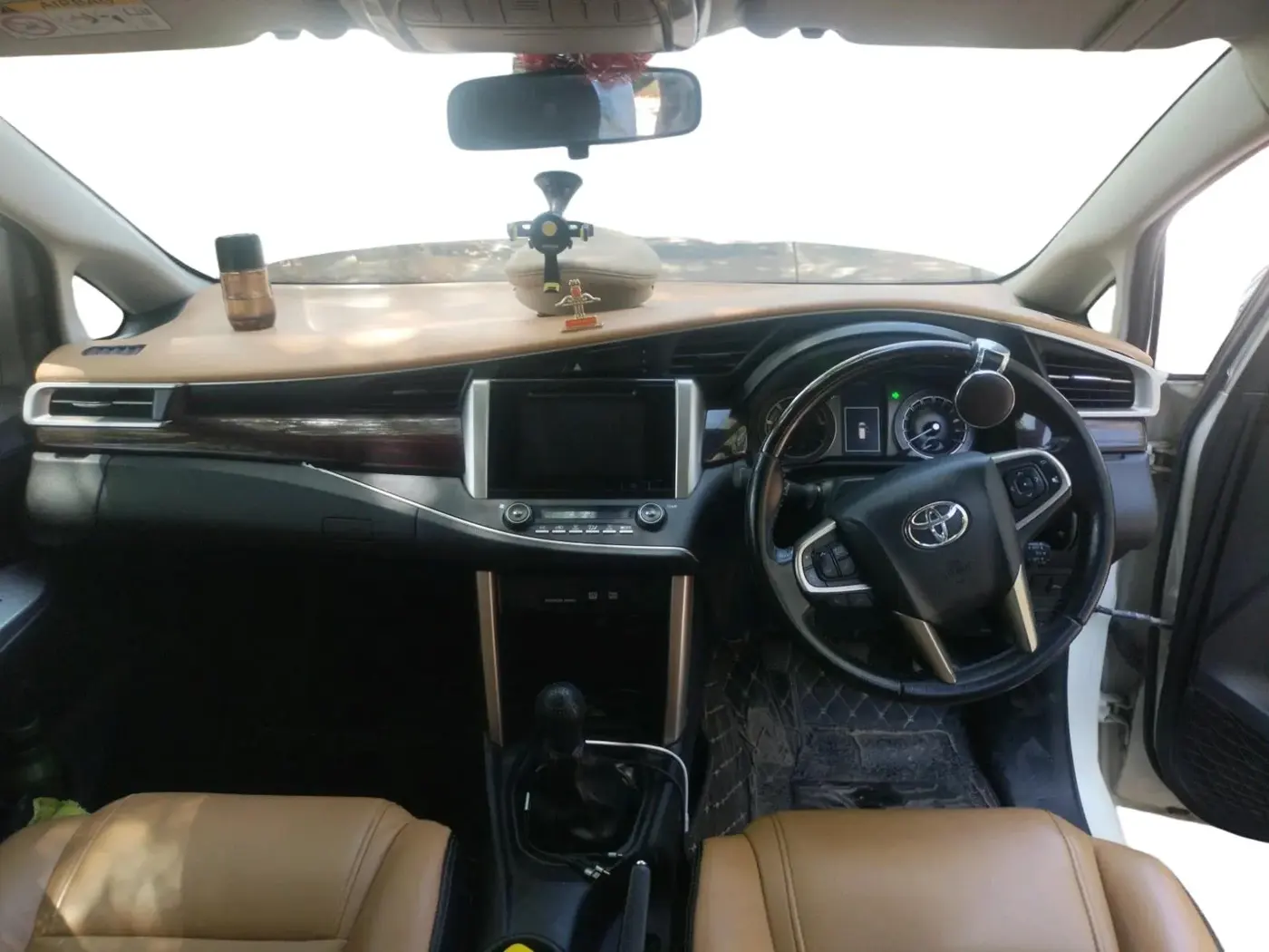 2019 Toyota Innova Crysta 2.4 VX 8 STR, Diesel, Manual, 1,40,494 km, interior