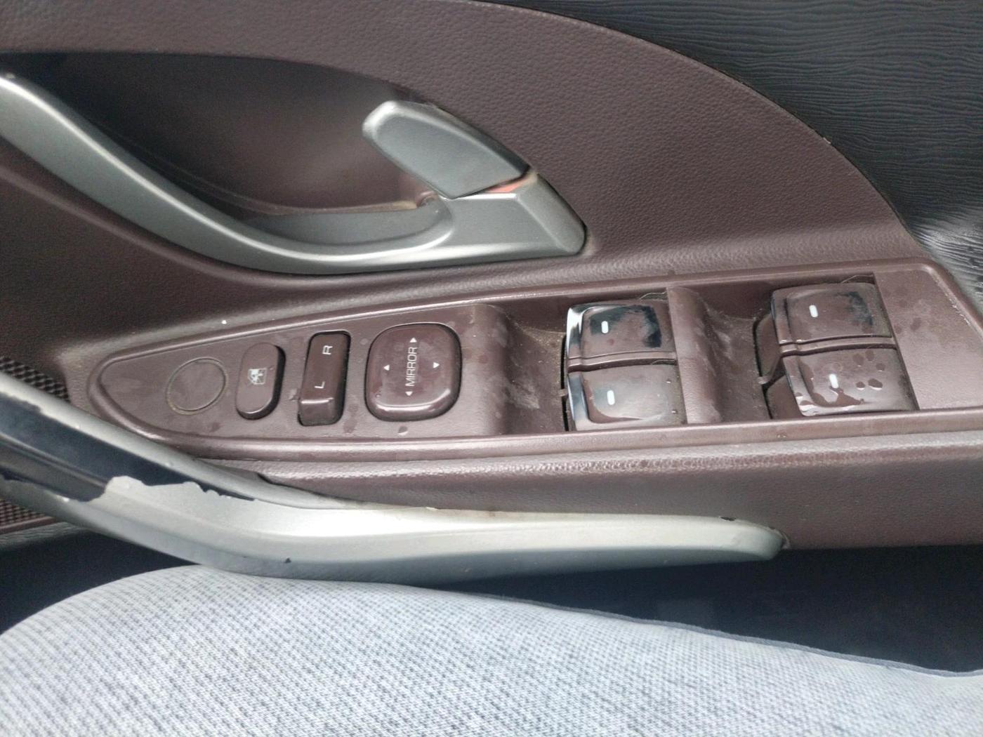 2013 Mahindra XUV500 W4, Diesel, Manual, 1,05,948 km, interior