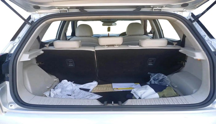 2020 Mahindra XUV300 W8 (O) 1.5 DIESEL, Diesel, Manual, 1,75,019 km, exterior