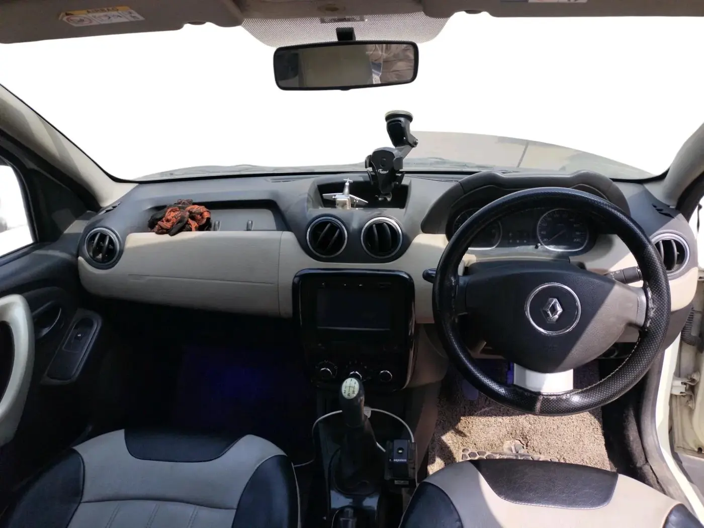 2014 Renault Duster 85 PS RXL DIESEL, Diesel, Manual, 1,53,672 km, interior