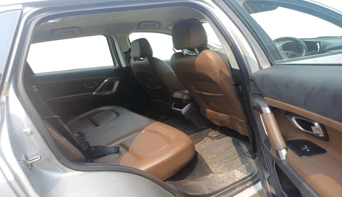 2019 Tata Harrier XZ 2.0L, Diesel, Manual, 1,55,378 km, interior