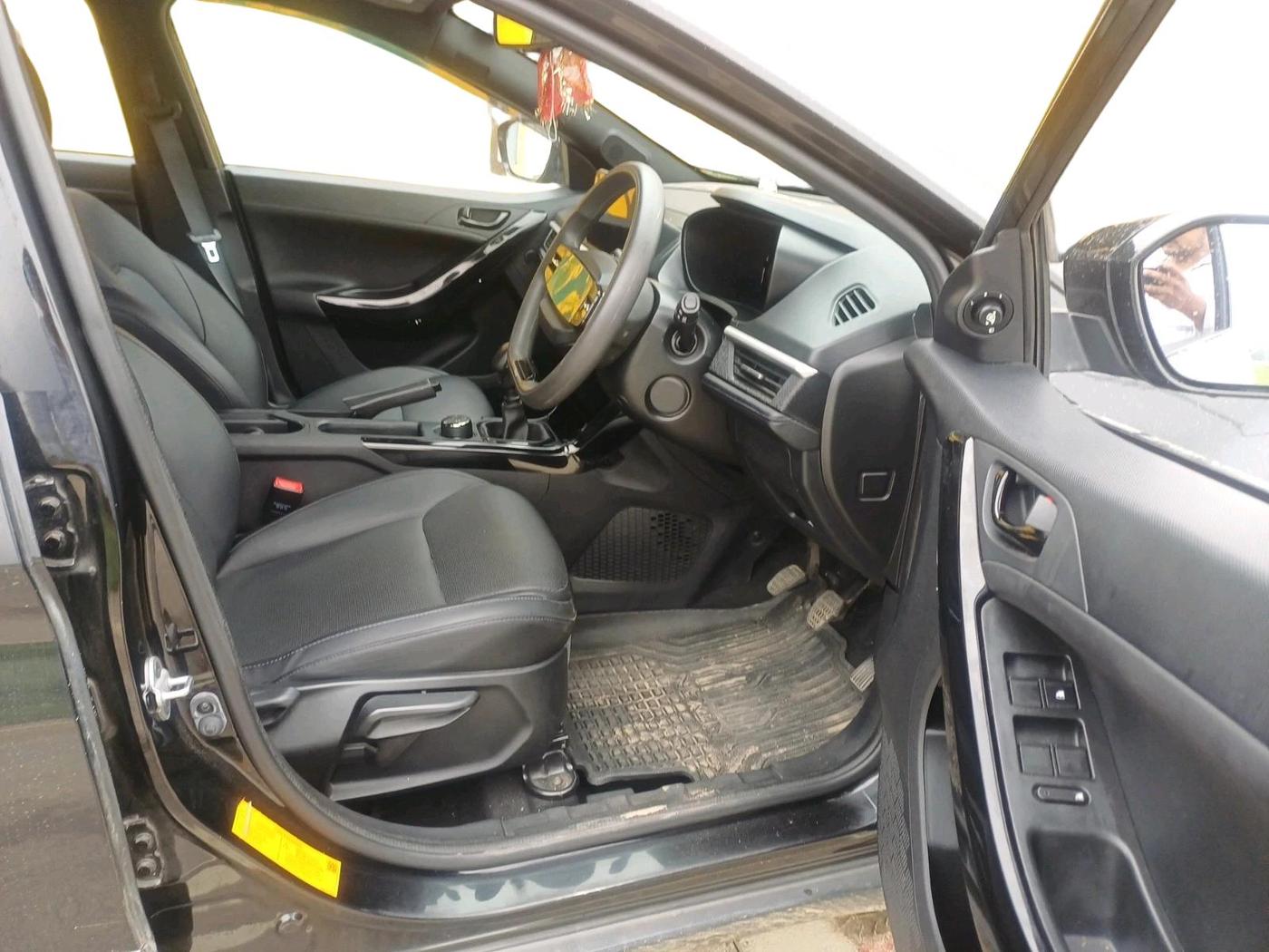 2024 Tata NEXON Creative Plus 1.2 Revotron 6MT Dark Edition, Petrol, Manual, 32,754 km, interior