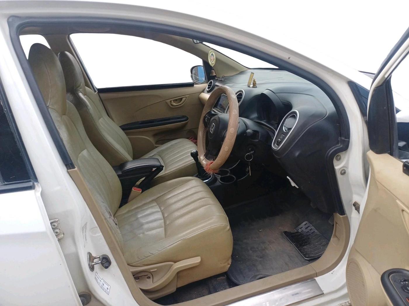 2014 Honda Mobilio 1.5L I-DTEC S, Diesel, Manual, 1,01,364 km, interior