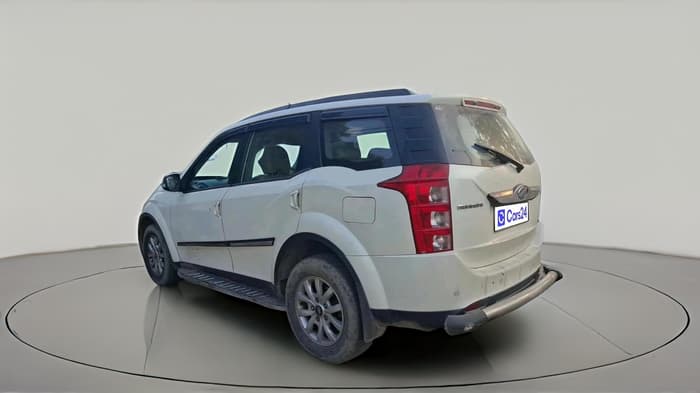 2017 Mahindra XUV500 W9, Diesel, Manual, 1,04,791 km, exterior