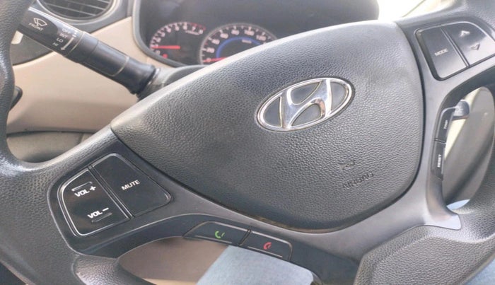 2016 Hyundai Grand i10 SPORTZ 1.2 KAPPA VTVT, Petrol, Manual, 1,08,218 km, interior