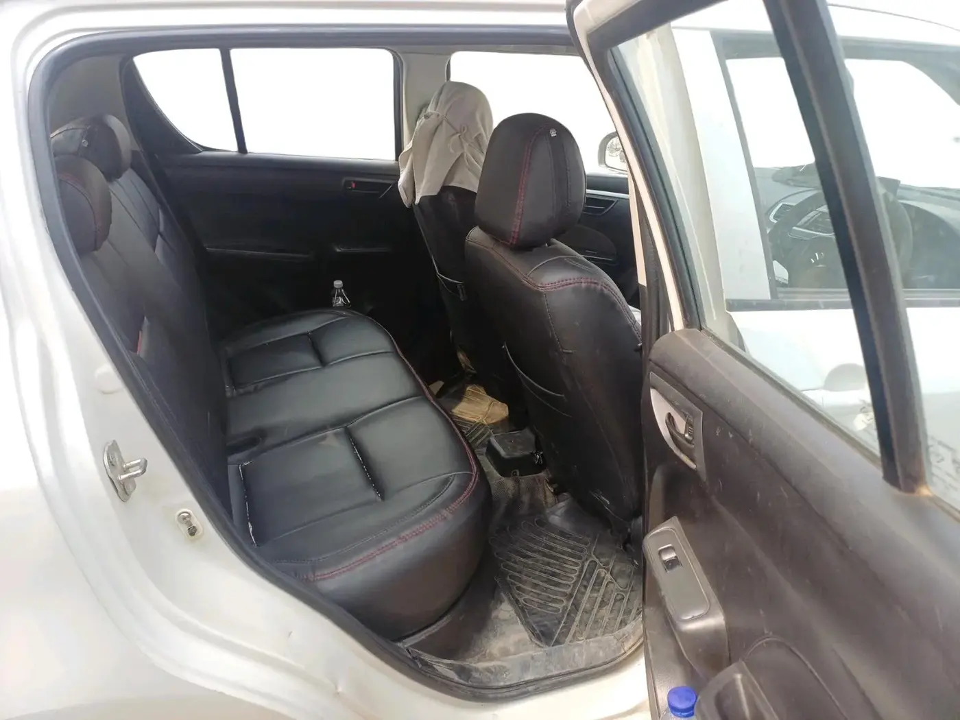 2017 Maruti Swift LXI (O), Petrol, Manual, 78,928 km, interior