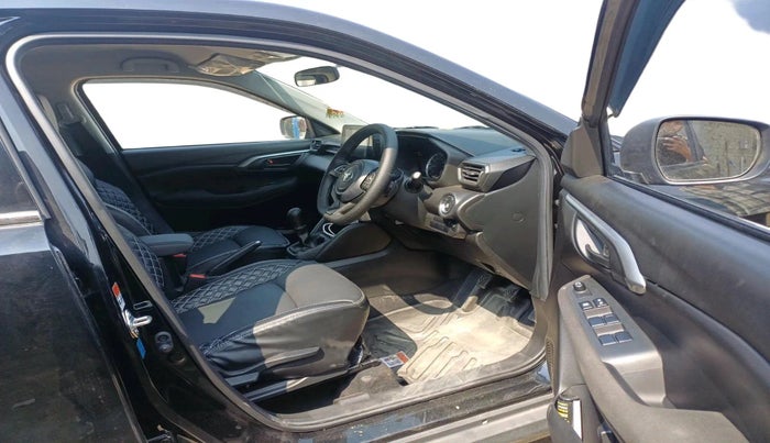 2025 Toyota URBAN CRUISER HYRYDER E NEO DRIVE, Petrol, Manual, 2,107 km, interior