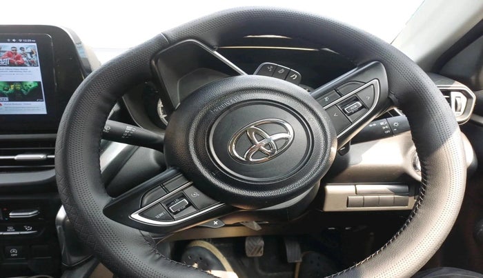 2025 Toyota URBAN CRUISER HYRYDER E NEO DRIVE, Petrol, Manual, 2,107 km, interior