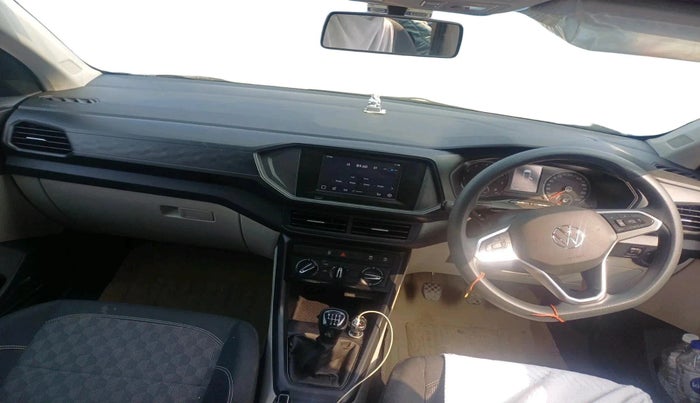 2024 Volkswagen TAIGUN COMFORTLINE 1.0 TSI MT, Petrol, Manual, 13,208 km, interior