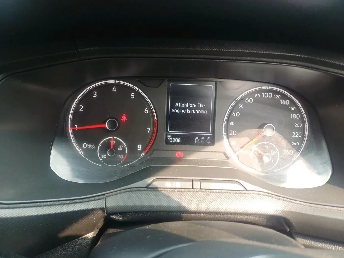 2024 Volkswagen TAIGUN COMFORTLINE 1.0 TSI MT, Petrol, Manual, 13,208 km, interior