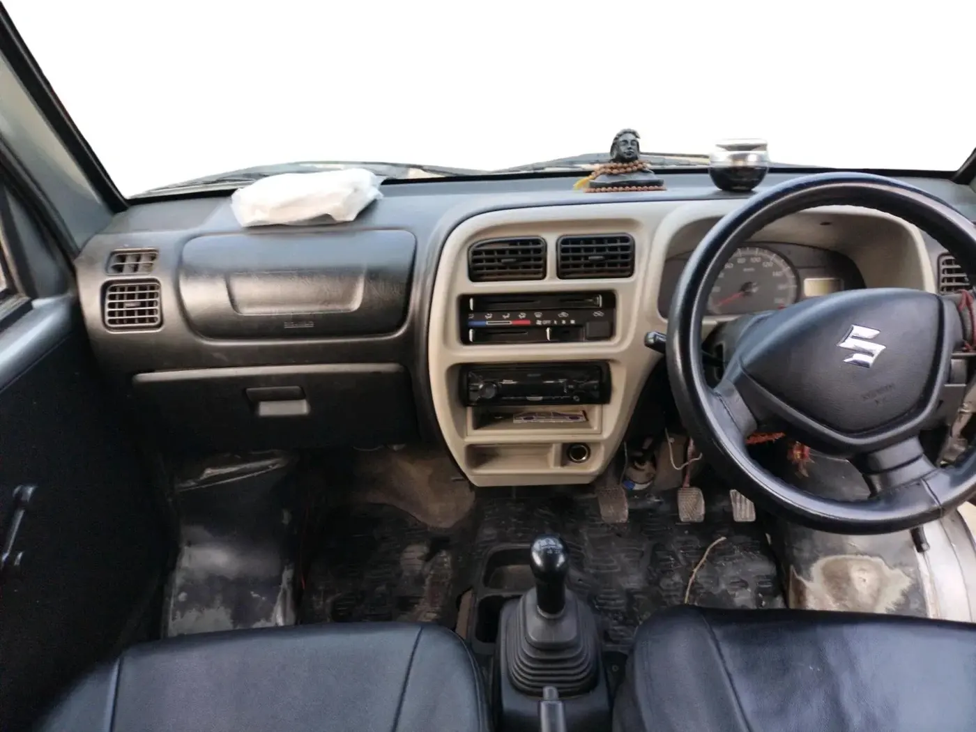 2022 Maruti Eeco 7 STR STD(O), CNG, Manual, 74,860 km, interior