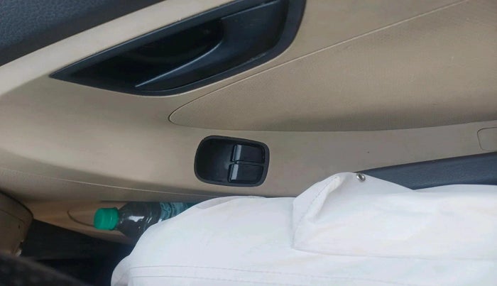 2018 Hyundai Eon MAGNA +, Petrol, Manual, 20,653 km, interior