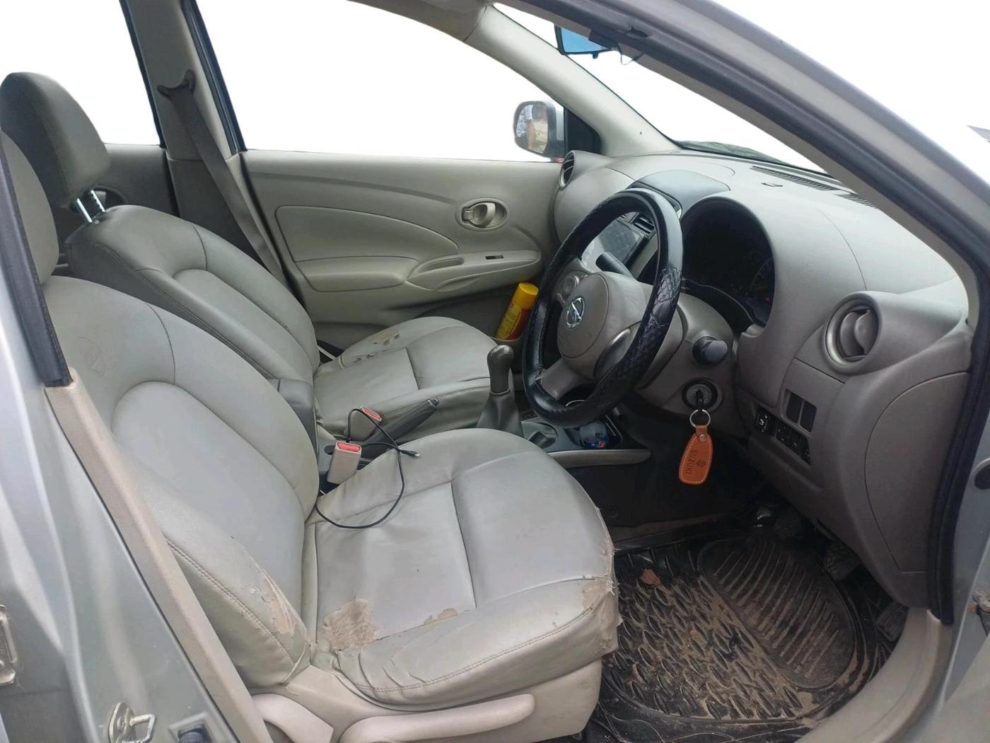 2013 Nissan Sunny XE, CNG, Manual, 1,50,577 km, interior
