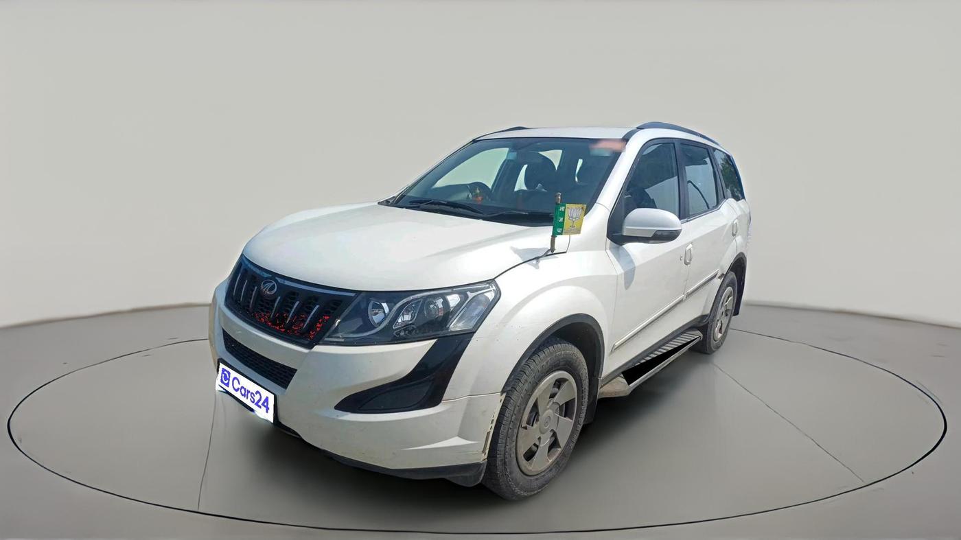 2017 Mahindra XUV500 W6, Diesel, Manual, 91,600 km, exterior