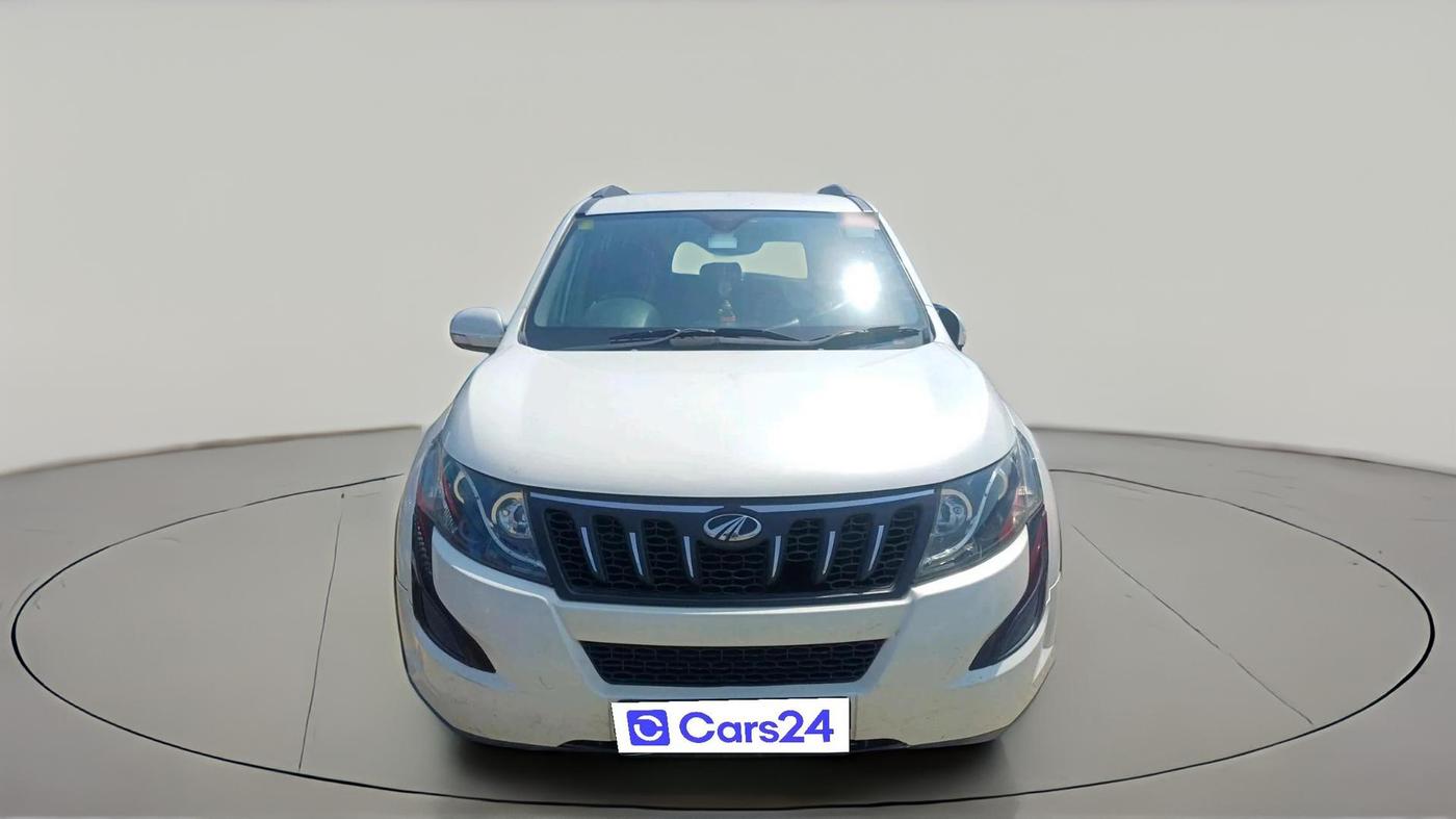 2017 Mahindra XUV500 W6, Diesel, Manual, 91,600 km, exterior