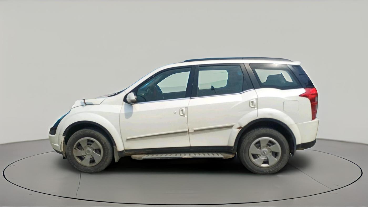 2017 Mahindra XUV500 W6, Diesel, Manual, 91,600 km, exterior