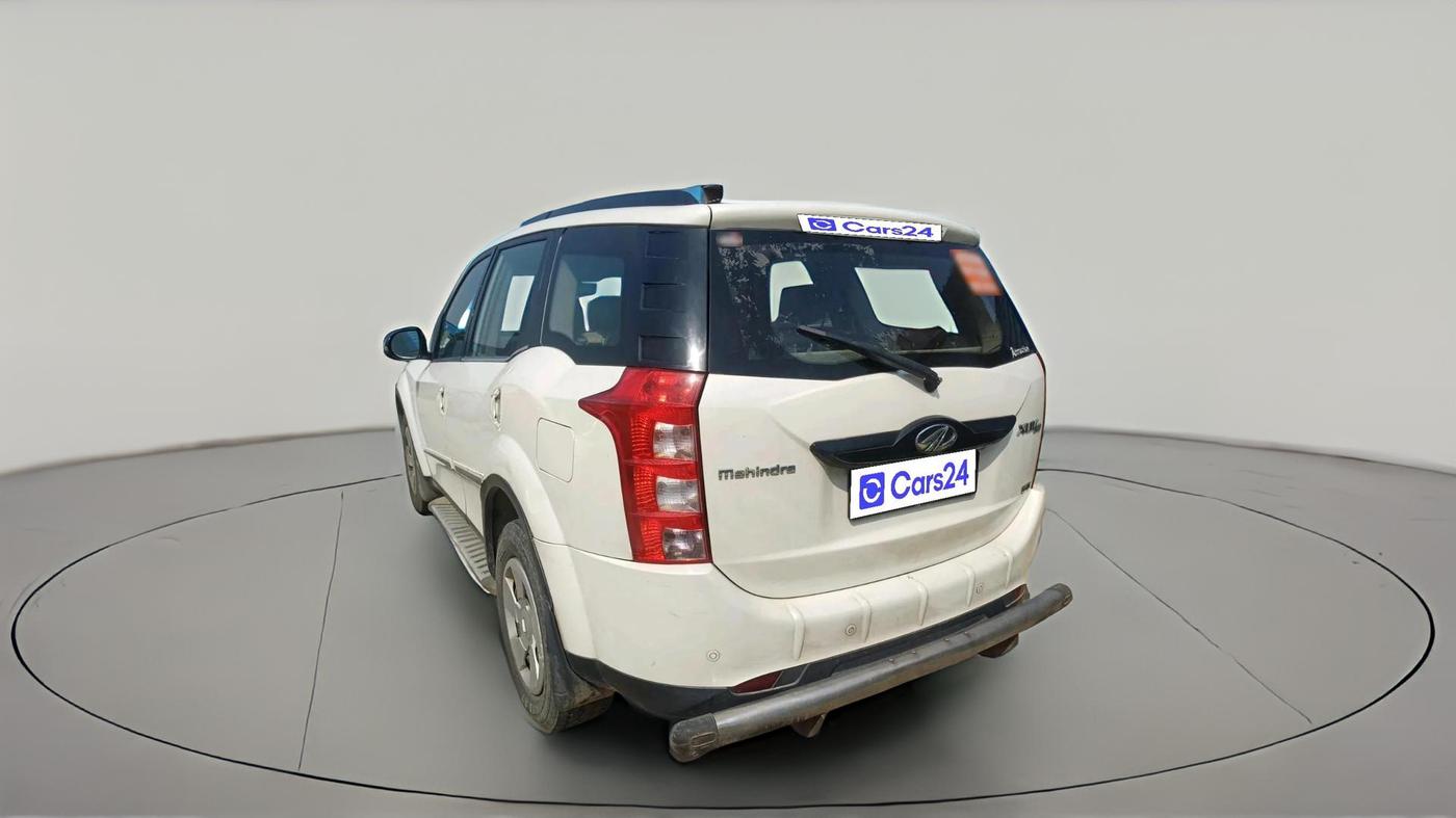 2017 Mahindra XUV500 W6, Diesel, Manual, 91,600 km, exterior