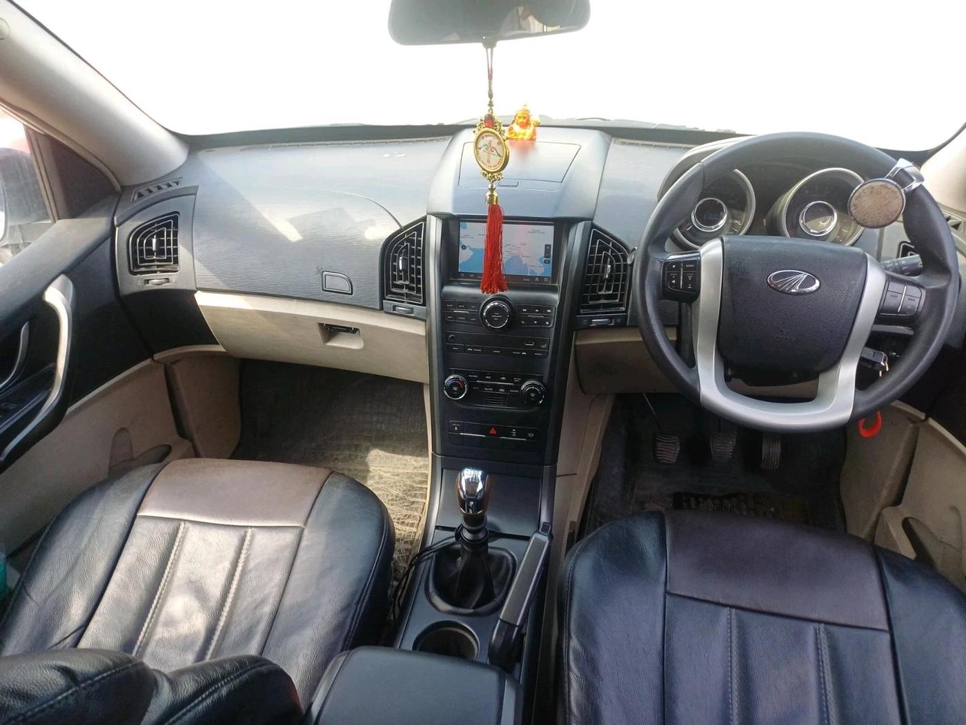 2017 Mahindra XUV500 W6, Diesel, Manual, 91,600 km, interior