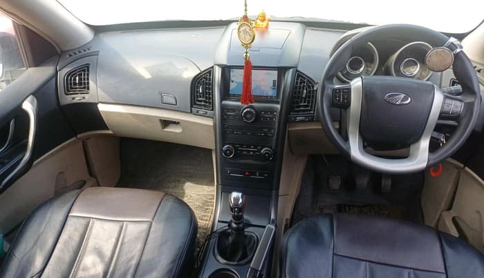 2017 Mahindra XUV500 W6, Diesel, Manual, 91,600 km, interior