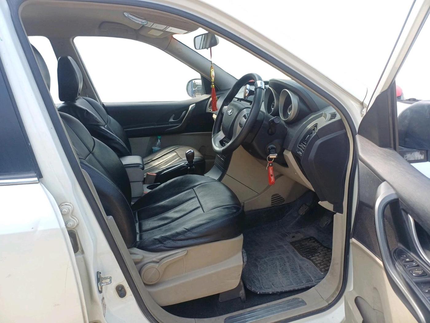 2017 Mahindra XUV500 W6, Diesel, Manual, 91,600 km, interior