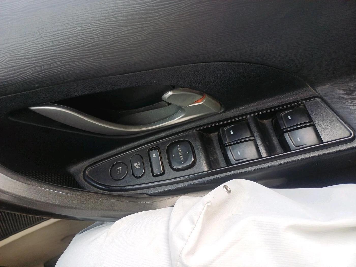 2017 Mahindra XUV500 W6, Diesel, Manual, 91,600 km, interior