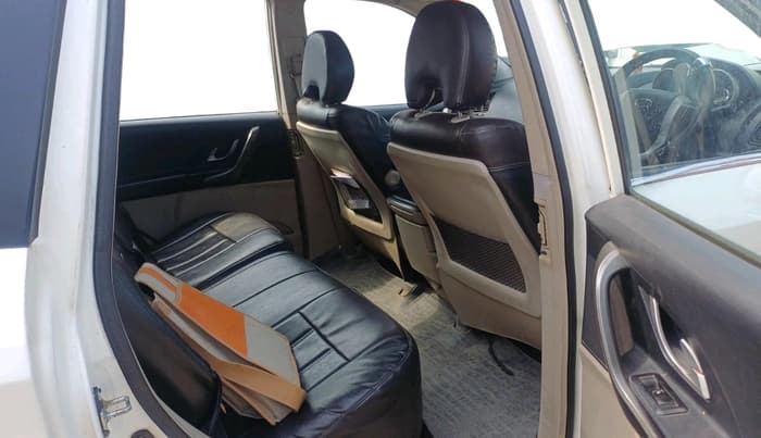 2017 Mahindra XUV500 W6, Diesel, Manual, 91,600 km, interior