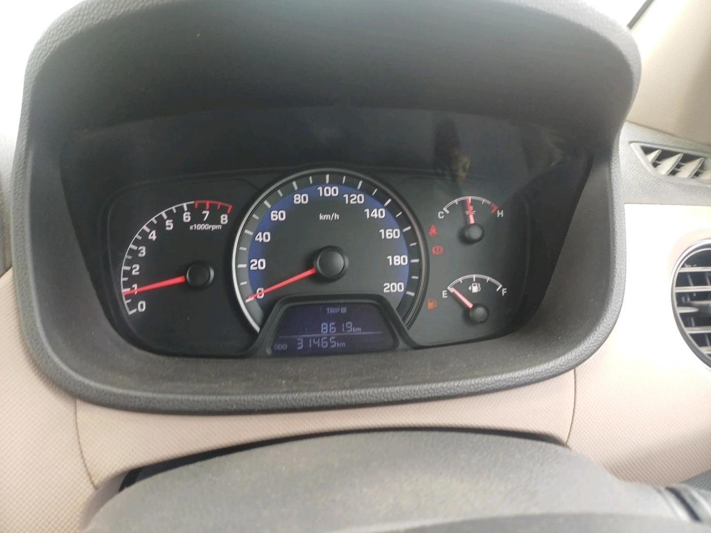 2016 Hyundai Xcent S 1.2, Petrol, Manual, 31,465 km, interior