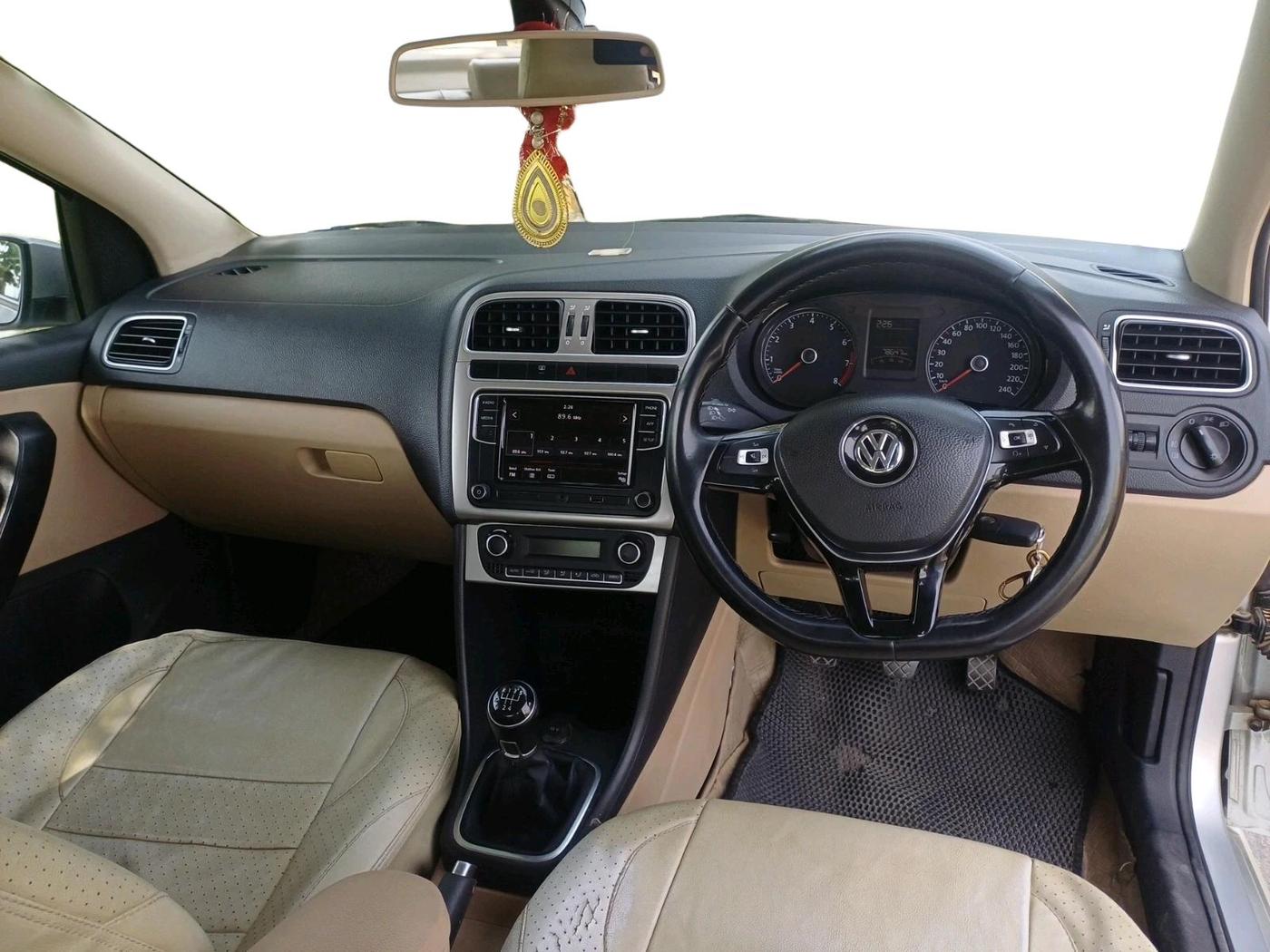 2017 Volkswagen Ameo HIGHLINE1.2L PLUS 16 ALLOY, Petrol, Manual, 78,647 km, interior