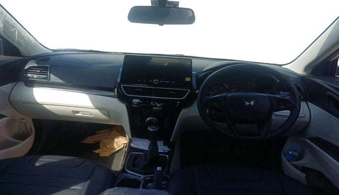 2025 Mahindra XUV 3XO MX3 1.2 L TCMPFi, Petrol, Manual, 8,919 km, interior