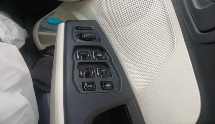 2025 Mahindra XUV 3XO MX3 1.2 L TCMPFi, Petrol, Manual, 8,919 km, interior