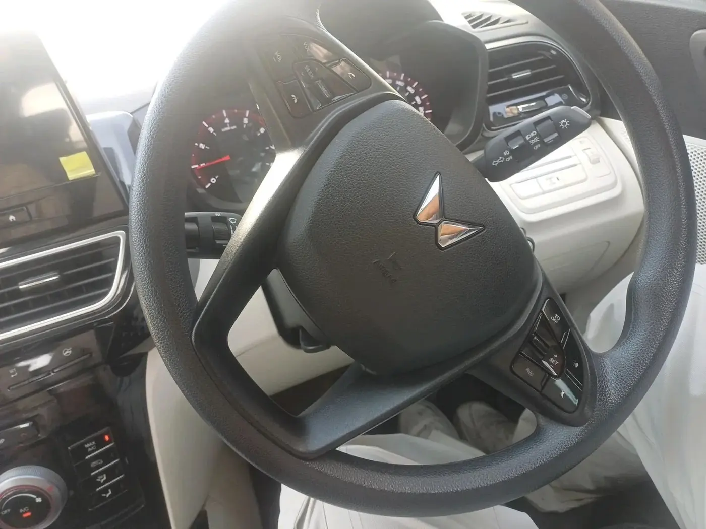 2025 Mahindra XUV 3XO MX3 1.2 L TCMPFi, Petrol, Manual, 8,919 km, interior
