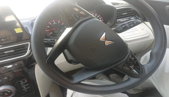 2025 Mahindra XUV 3XO MX3 1.2 L TCMPFi, Petrol, Manual, 8,919 km, interior