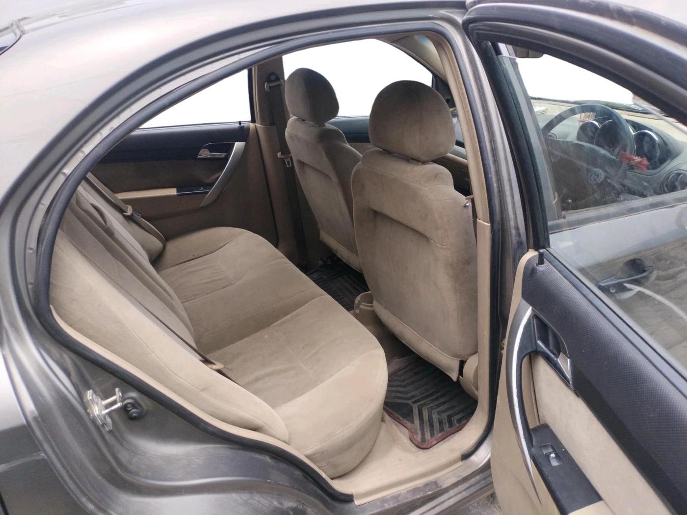 2011 Chevrolet Aveo CNG 1.4, CNG, Manual, 1,37,162 km, interior