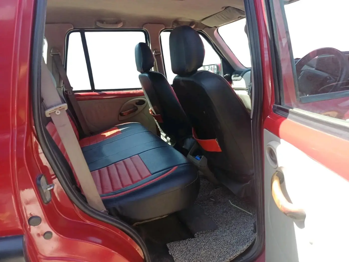 2017 Mahindra Scorpio S4 1.99 INTELLI-HYBRID, Diesel, Manual, 95,776 km, interior