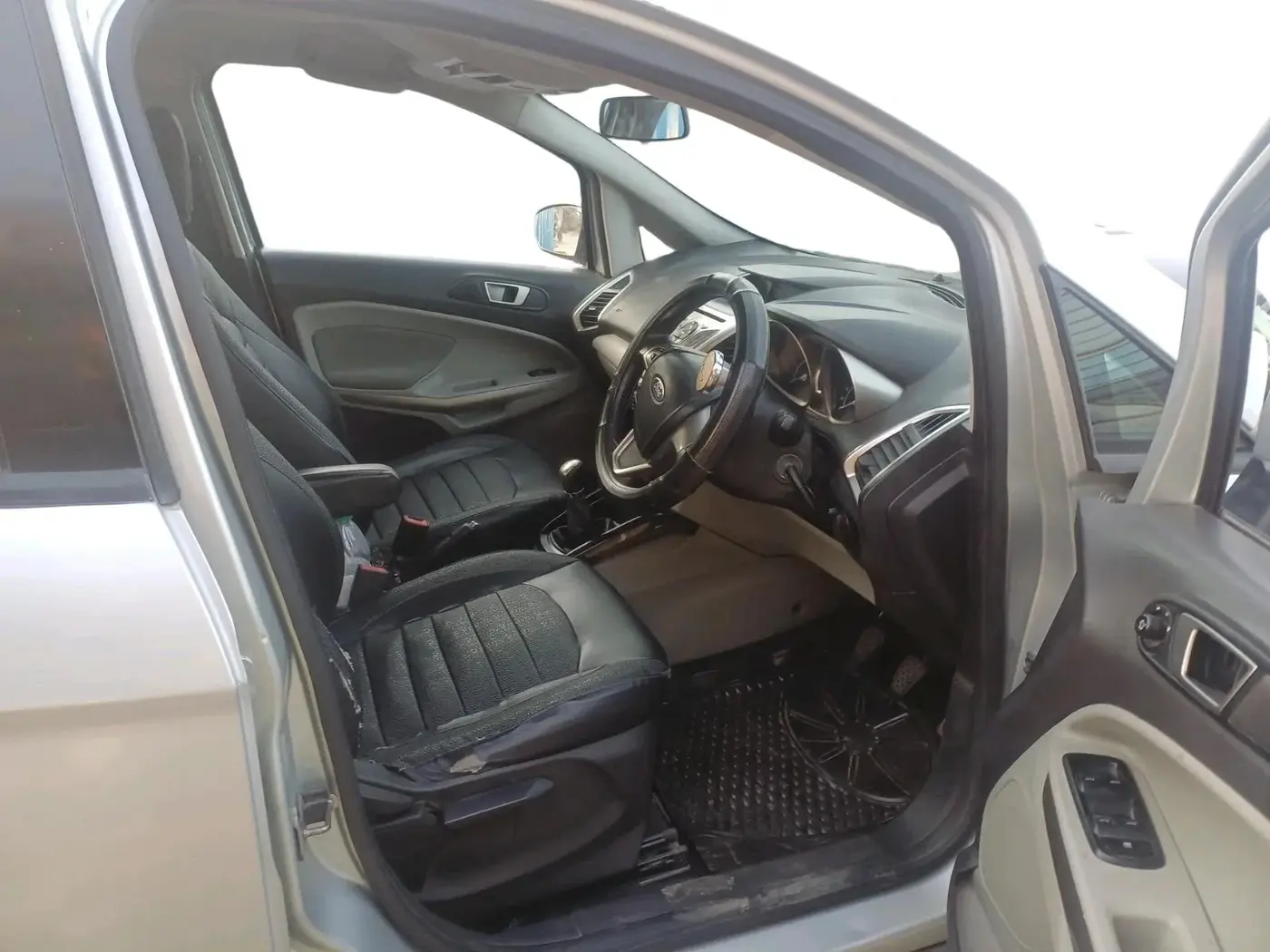 2014 Ford Ecosport TITANIUM 1.5L DIESEL, Diesel, Manual, 1,37,762 km, interior
