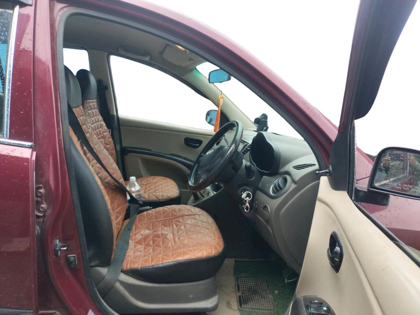 2015 Hyundai i10 MAGNA 1.1, CNG, Manual, 91,858 km, interior