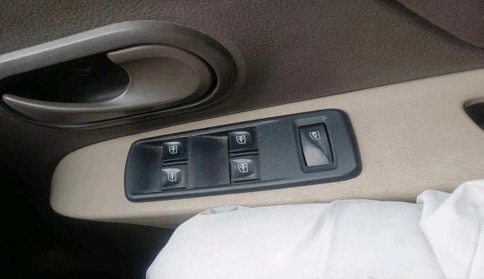 2018 Renault Lodgy 85 PS RXL STEPWAY 8 STR, Diesel, Manual, 98,548 km, interior